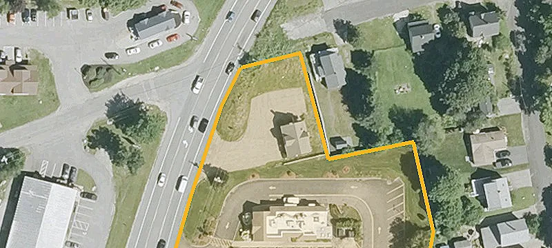 121 Calef Hwy