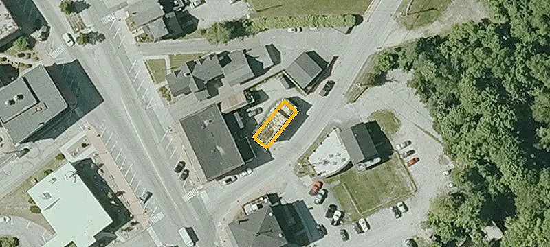 8 Central St