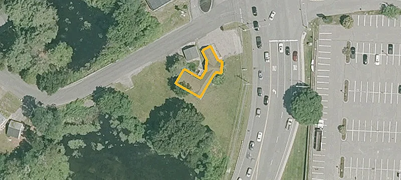 4 Lakeshore Dr