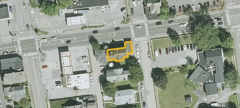 386 Walnut St