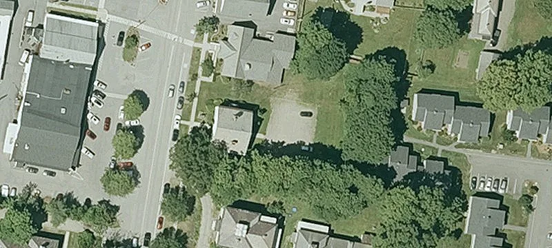42 Main St