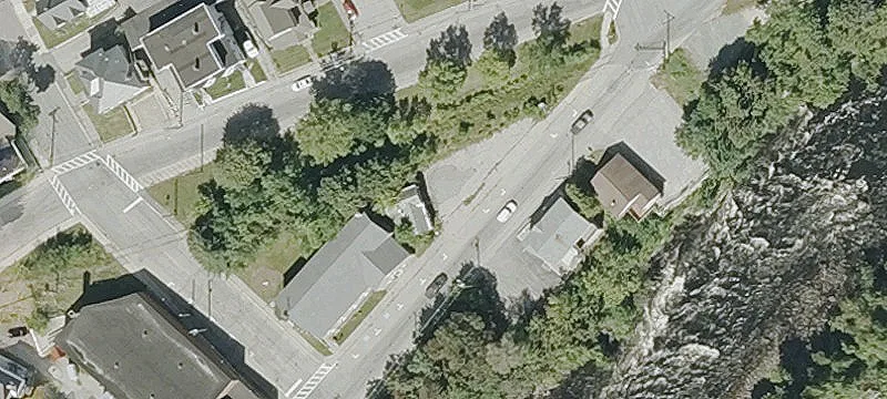325 Main St