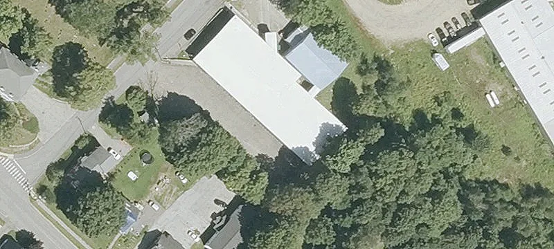 32 Broadway St