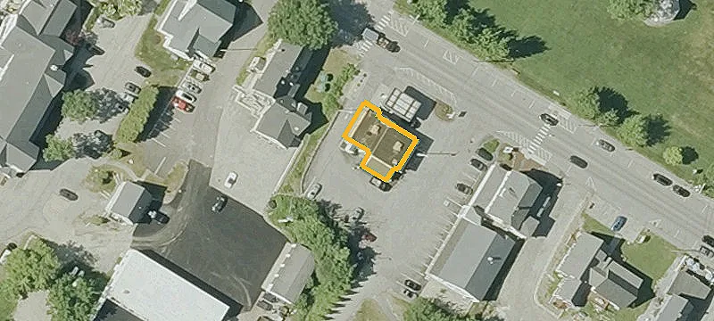384 Main St