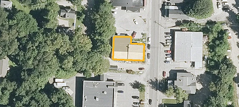 16 Main St