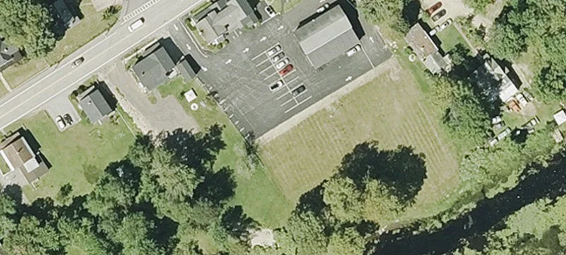 33 Riv St