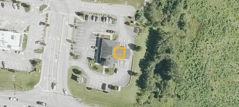 6 Riverside Dr