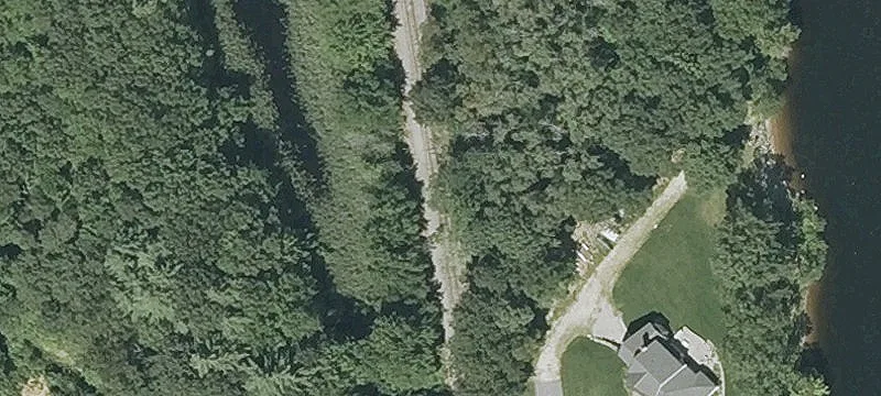 Edgewater Dr