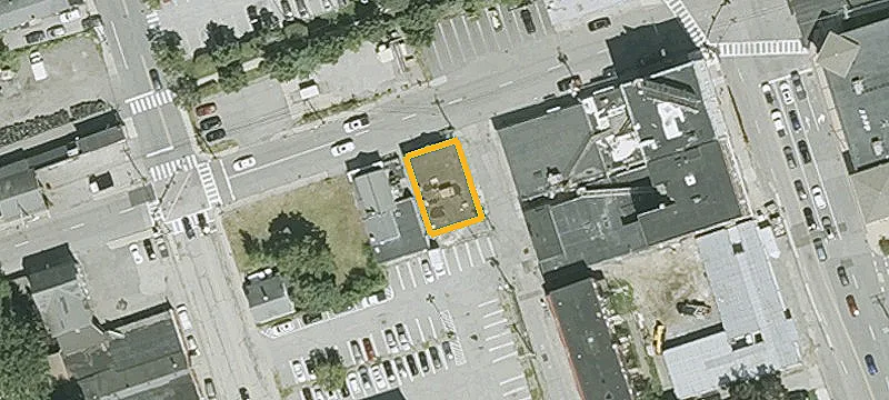 12 Hollis St