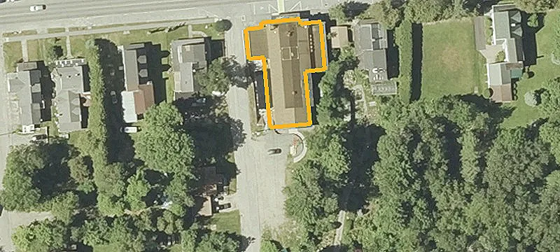 2050 Main St