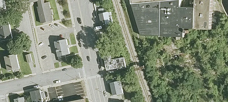 198 Main St