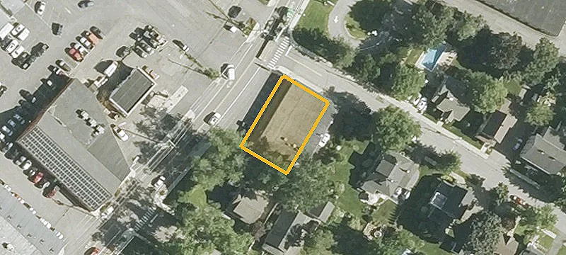 880 Islington St