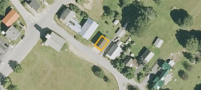8 Parade Cir