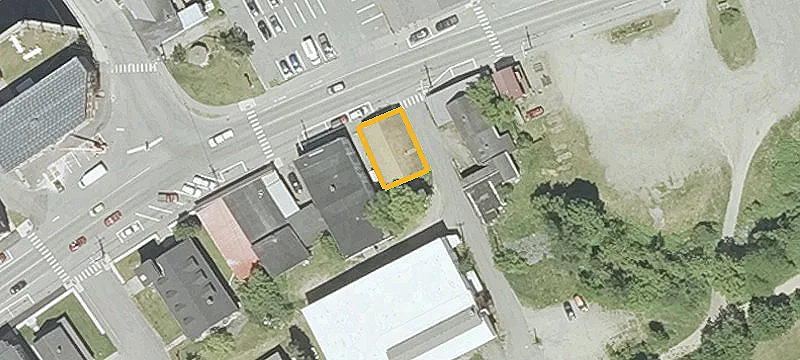 16 Main St