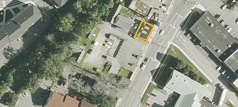 711 Islington St