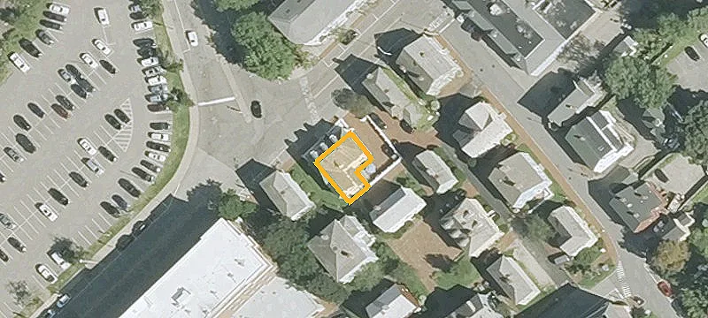 62 Deer St