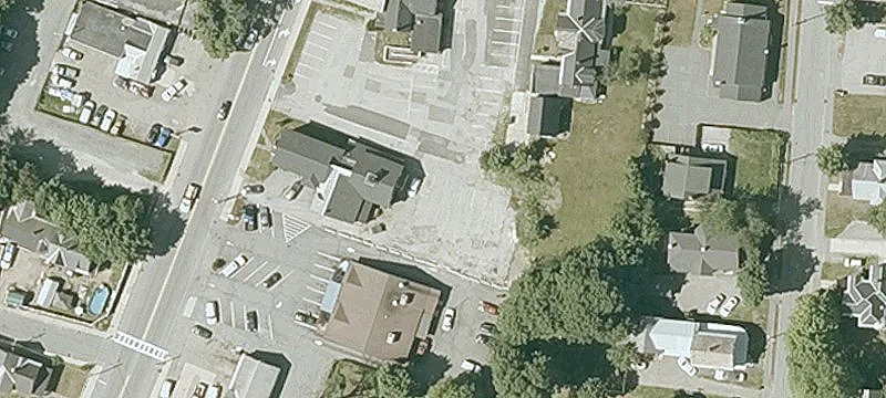 132 Pleasant St