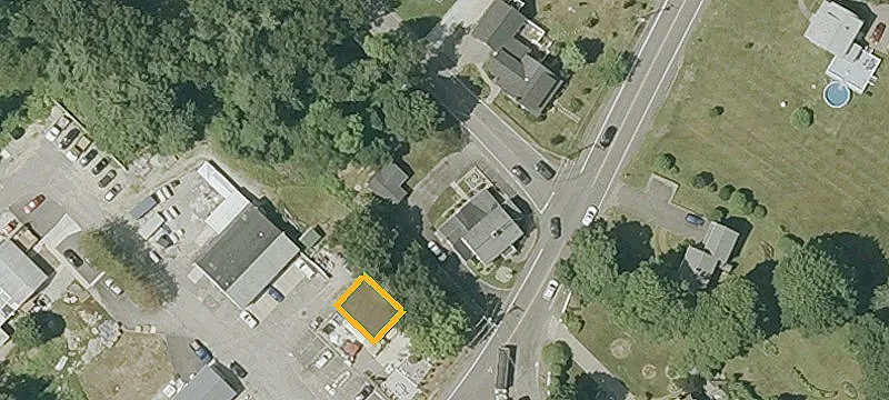 28 Main St
