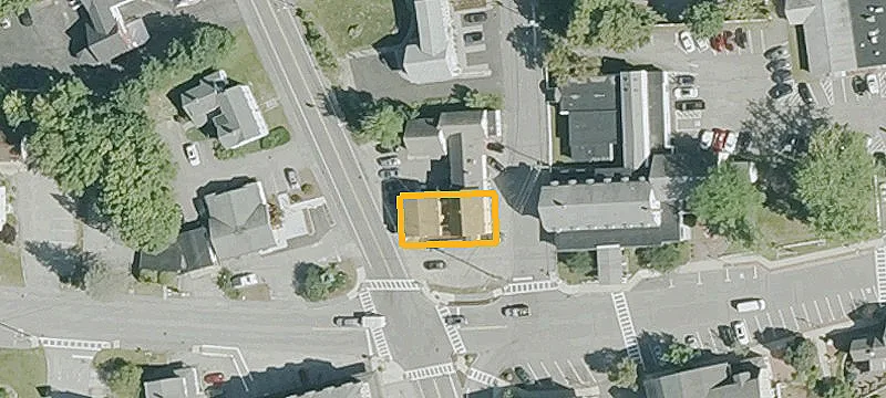 8 Maple St