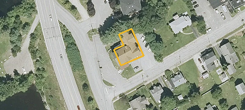 2 Bartlett St