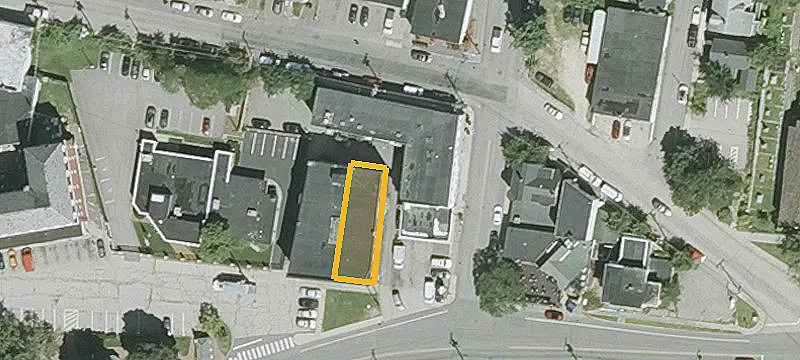 16 Railroad Sq