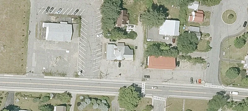 121 Maple Ave