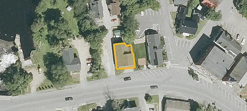 16 Main St