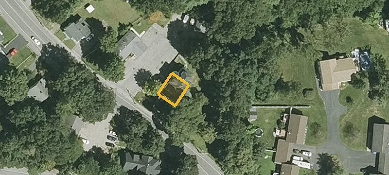 38 Library St