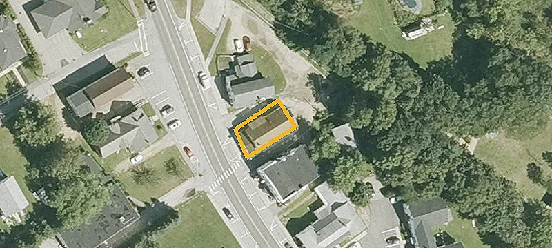 136 Main St