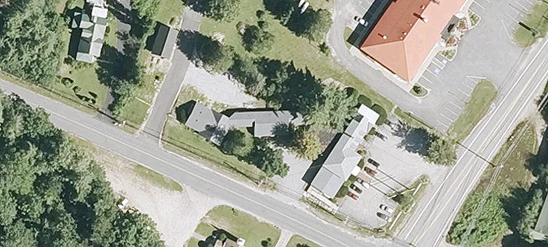 300 Main St