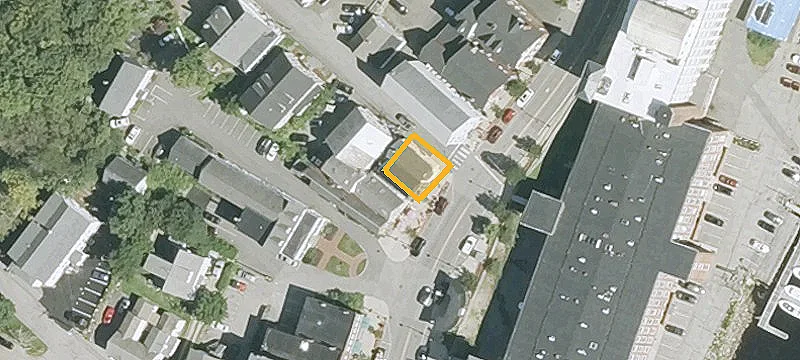 96 Main St