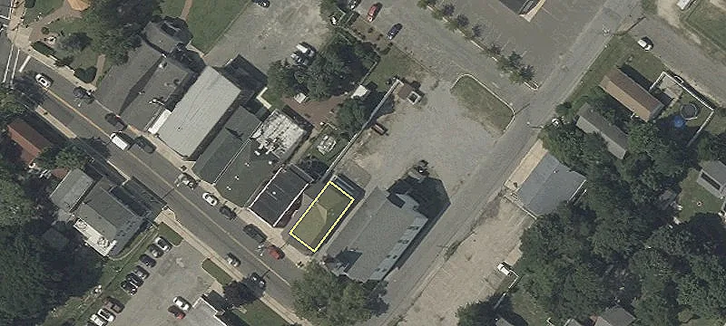 684 Bay Ave