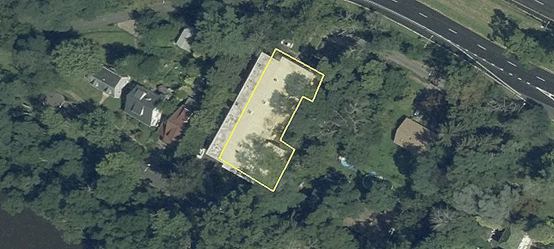 2030 Riverside Dr
