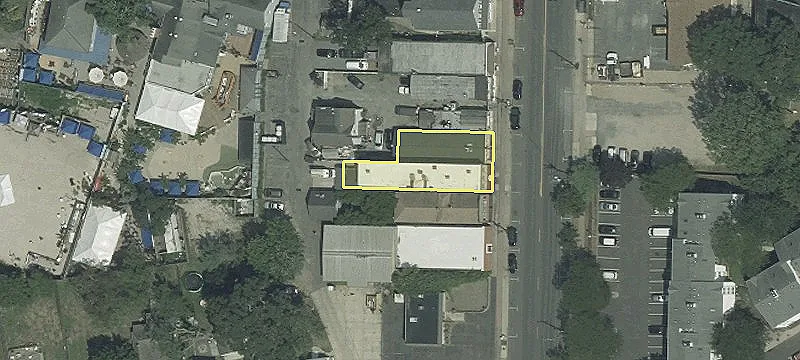 1621 Main St