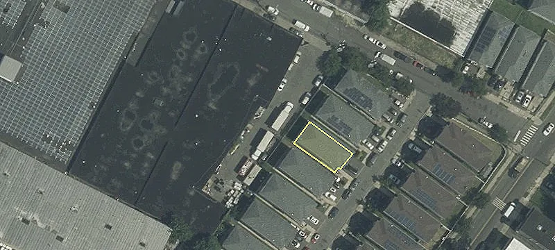 24 Loretto St