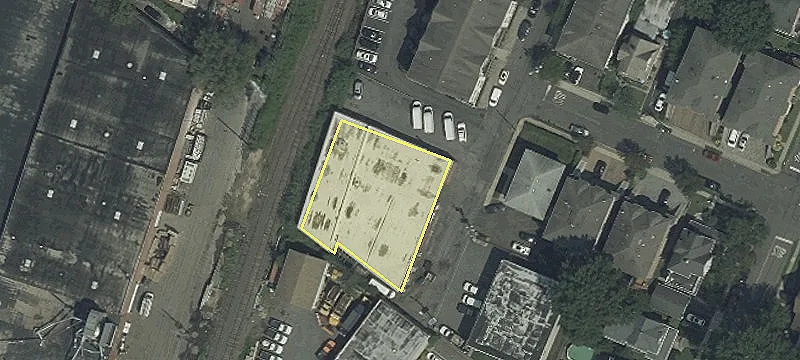 141 Commercial Ave
