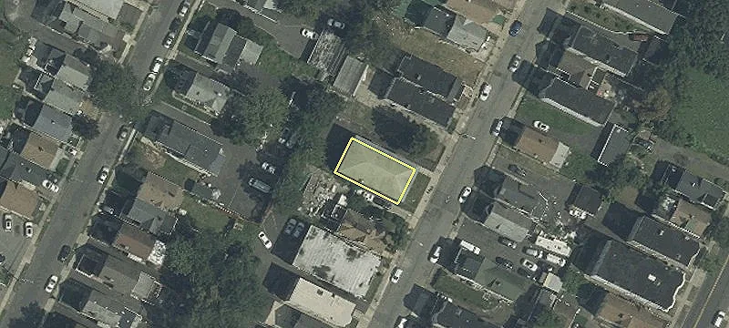 49 Maple Ave