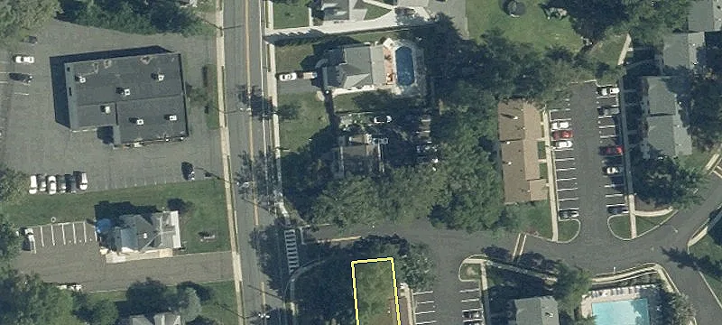 220 Lawrence Rd