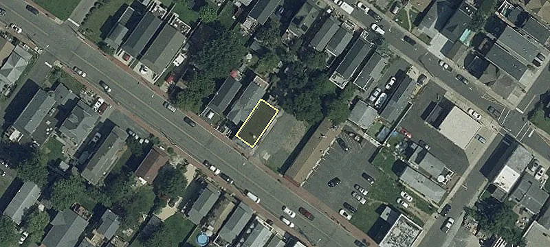 214 Bay Ave