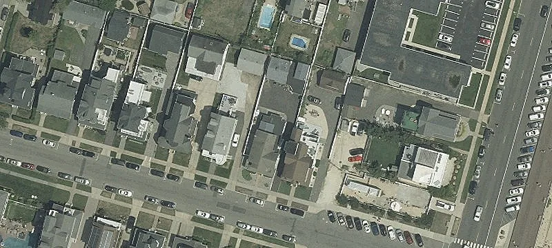 102 8th Ave