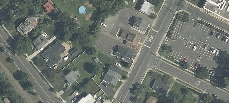 9 Laurel Rd