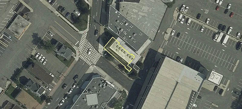2044 Ctr Ave