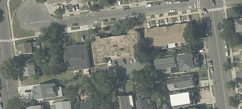 24 8th St