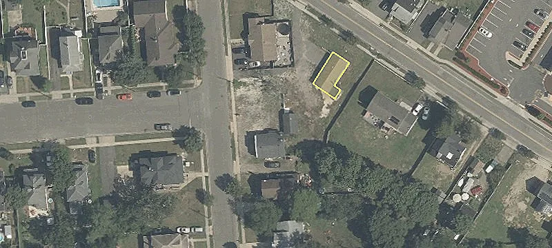 211 Elm St