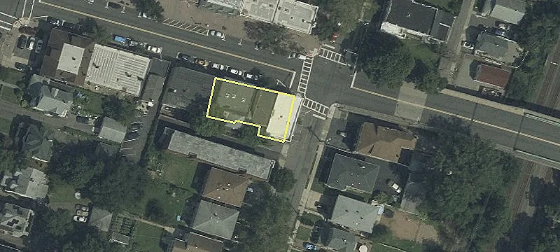 52 Main St