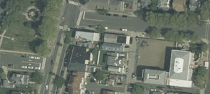 220 Main St