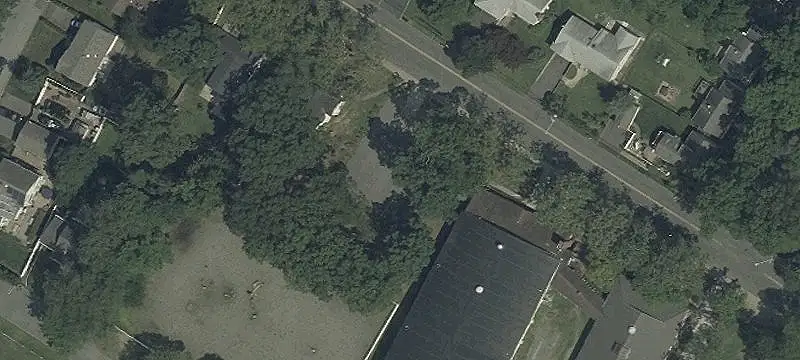 26 Woodland Ave