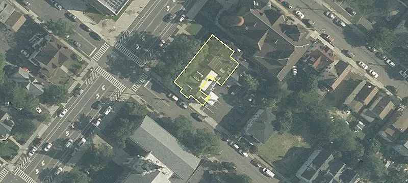 90 Livingston Ave