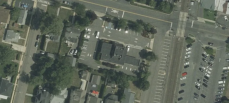 555 Warren Ave