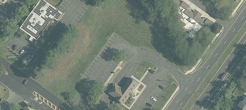 589 Cranbury Rd